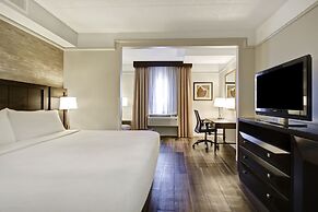 Holiday Inn & Suites Windsor Ambassador Bridge by IHG