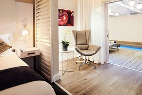 First Group Riviera Suites