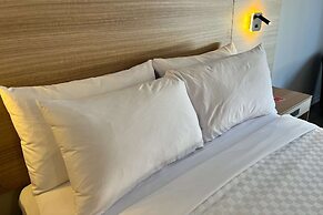 Econo Lodge Airport