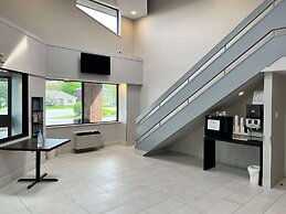 Econo Lodge Airport