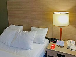 Econo Lodge Airport