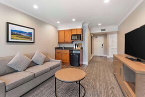 Best Western Plus Kelowna Hotel & Suites