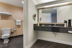 Best Western Plus Kelowna Hotel & Suites