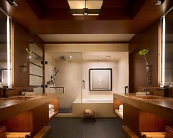 Four Seasons Resort Lanai