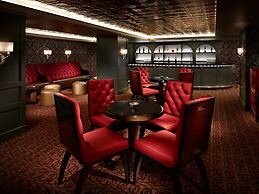Omni William Penn Hotel