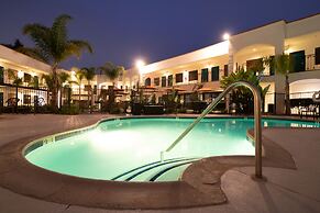 Oxford Suites Pismo Beach