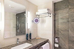 DoubleTree by Hilton London Victoria