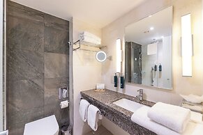DoubleTree by Hilton London Victoria