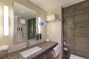 DoubleTree by Hilton London Victoria
