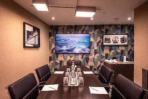 DoubleTree by Hilton London Victoria