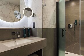 DoubleTree by Hilton London Victoria