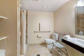 Best Western Plus Plattsburgh