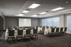 Hilton Winnipeg Airport Suites