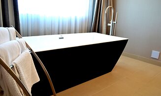 Hilton Winnipeg Airport Suites