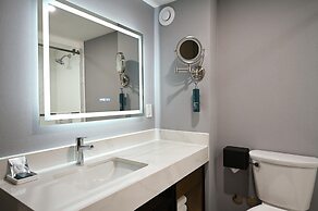 Hilton Winnipeg Airport Suites