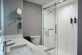 Hilton Winnipeg Airport Suites