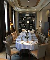 Hotel & Spa Le Grand Monarque, Best Western Premier Collection