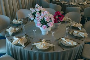 Radisson Blu Hotel & Resort, Al Ain