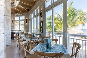 Reefhouse Resort & Marina