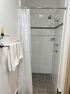 Countryman Motor Inn