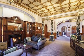 Macdonald Kilhey Court