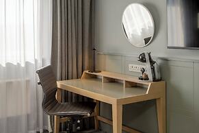 Holiday Inn Edinburgh Zoo by IHG