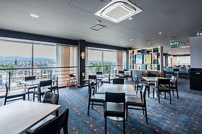 Holiday Inn Edinburgh Zoo by IHG