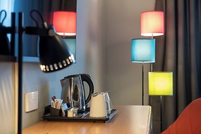 Holiday Inn Edinburgh Zoo by IHG