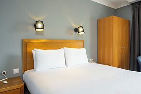 Holiday Inn Edinburgh Zoo by IHG