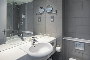 Holiday Inn Edinburgh Zoo by IHG