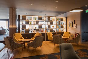 Holiday Inn Edinburgh Zoo by IHG