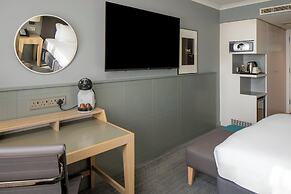 Holiday Inn Edinburgh Zoo by IHG