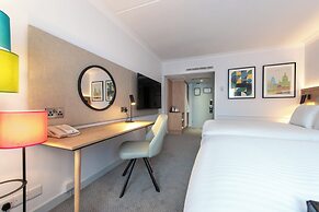 Holiday Inn Edinburgh Zoo by IHG