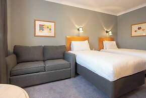 Holiday Inn Edinburgh Zoo by IHG