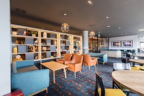 Holiday Inn Edinburgh Zoo by IHG
