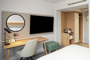 Holiday Inn Edinburgh Zoo by IHG