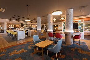 Holiday Inn Edinburgh Zoo by IHG