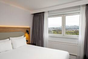 Holiday Inn Edinburgh Zoo by IHG