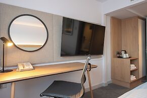 Holiday Inn Edinburgh Zoo by IHG
