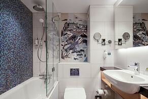 Holiday Inn Edinburgh Zoo by IHG