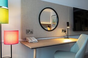 Holiday Inn Edinburgh Zoo by IHG