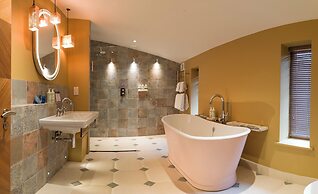 Homewood Hotel & Spa