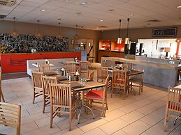ibis Laval Le Relais d'Armor