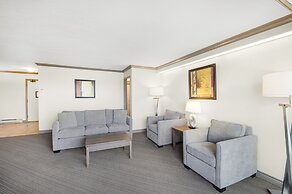 Victoria Regent Waterfront Hotel & Suites