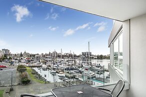 Victoria Regent Waterfront Hotel & Suites