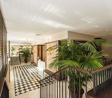 The Rock Hotel