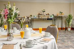 Delta Hotels by Marriott Heathrow Windsor