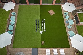 Delta Hotels by Marriott Heathrow Windsor