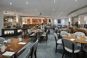 Delta Hotels by Marriott Heathrow Windsor