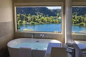 Solitaire Lodge